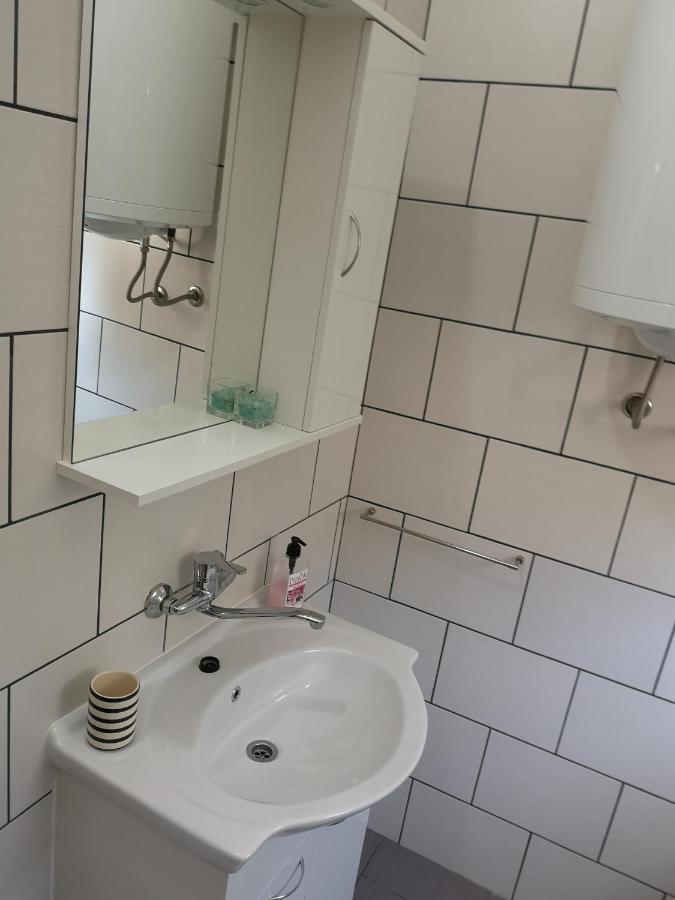 Apartments Merion Starigrad Paklenica Bilik gambar